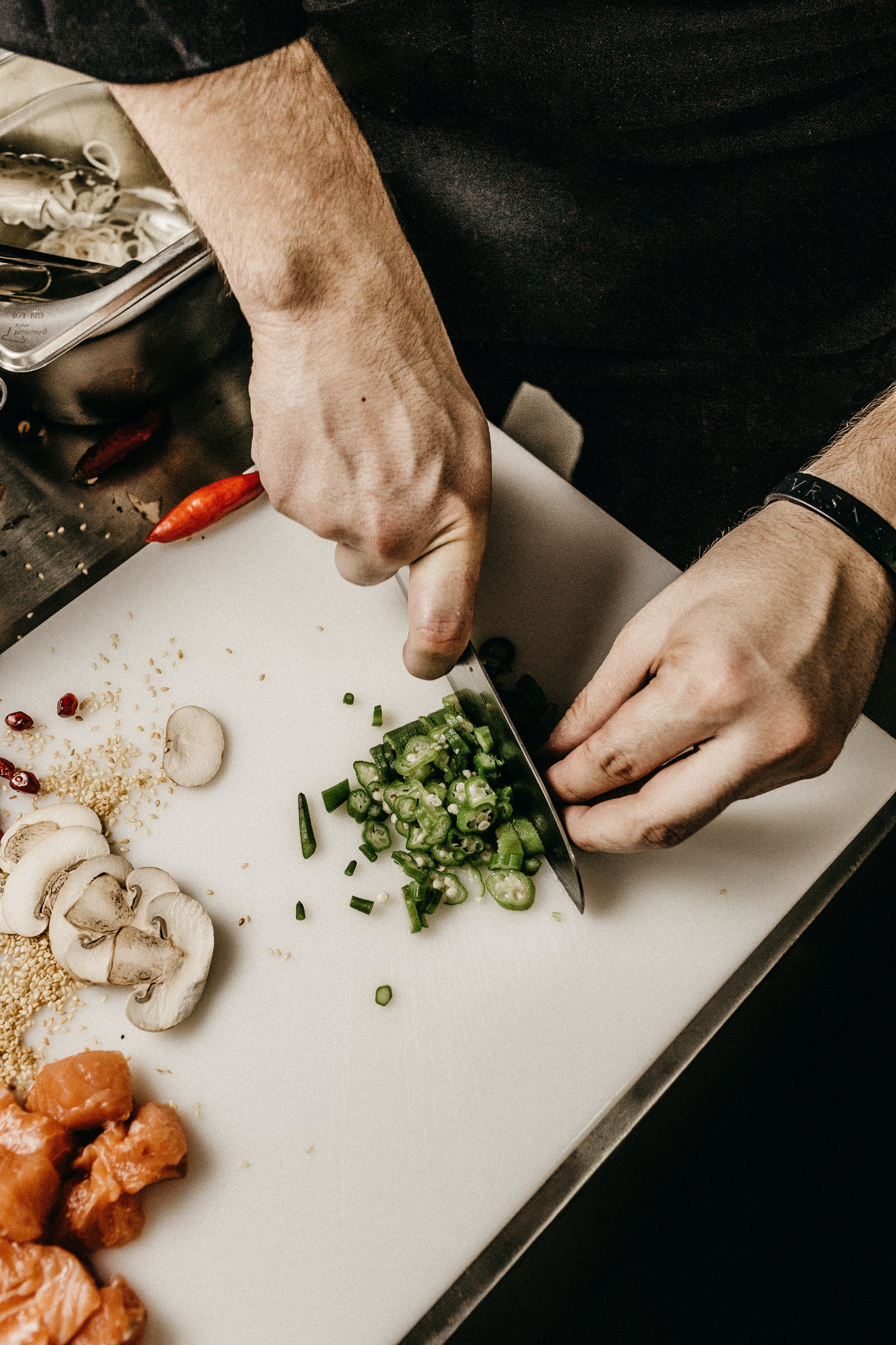 grocery retailers invest in ghost kitchens